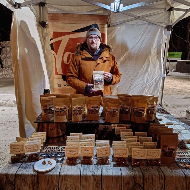Jämsänkoski ja Joulukadun avaus tänään klo 16-18.

#toffeetupa #toffee #käsintehty #handmade #jämsä #jämsänkoski